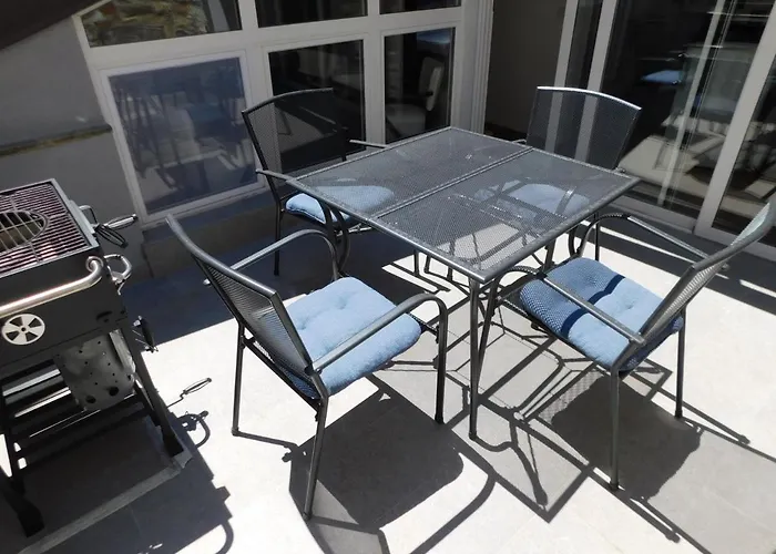 Free Terrace