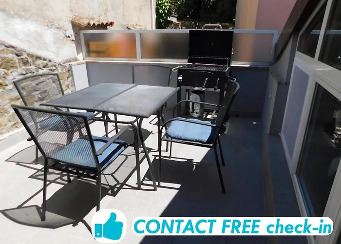 Free Terrace